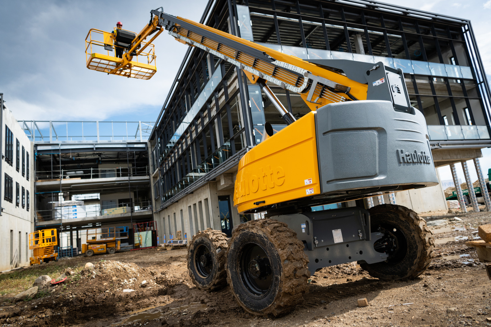 Choosing Your Aerial Work Platform | Haulotte North America